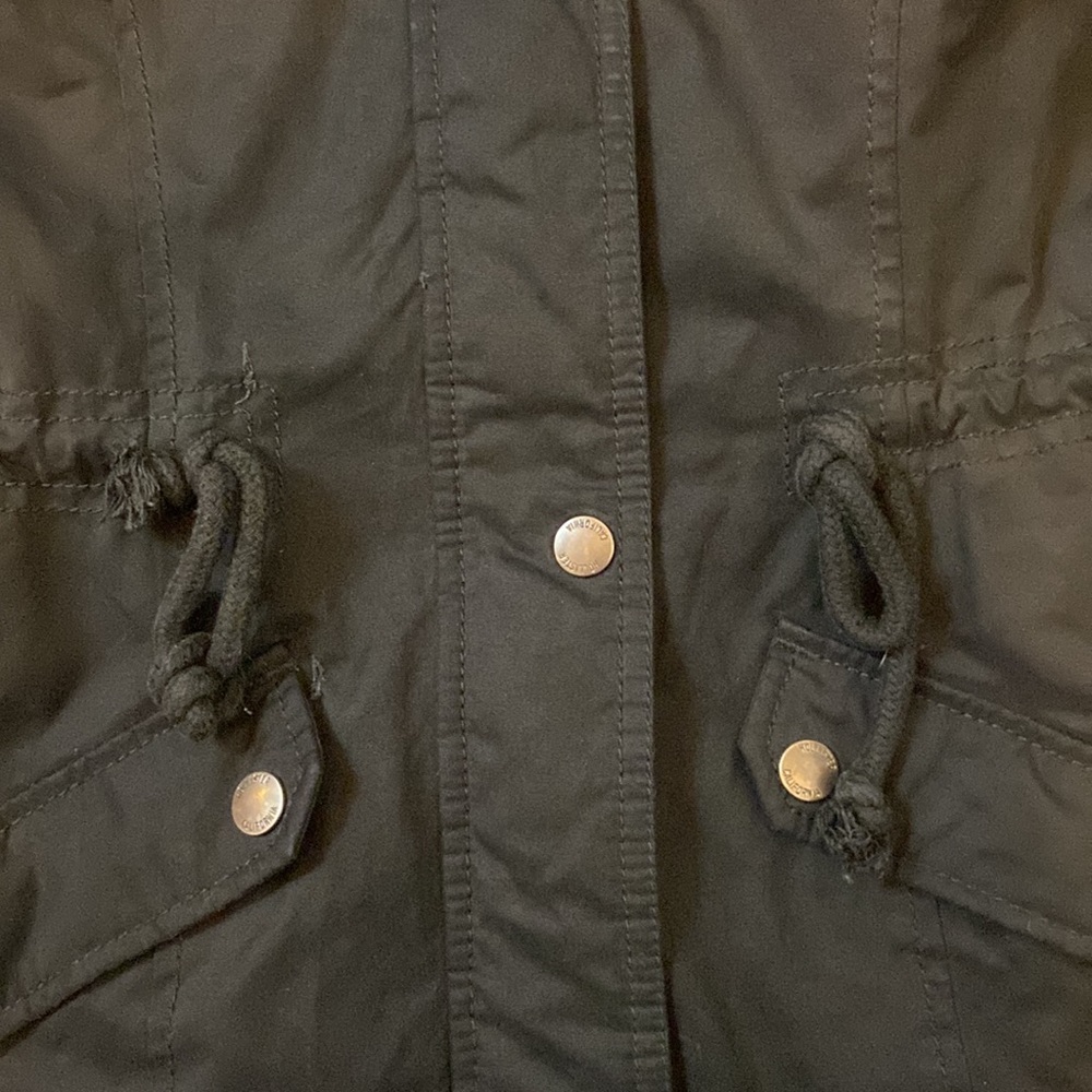 ❤️HOLLISTER FAUX FUR LINED PARKA SIZE XS BLACK ***READ DESCRIPTION*** - Picture 6 of 12
